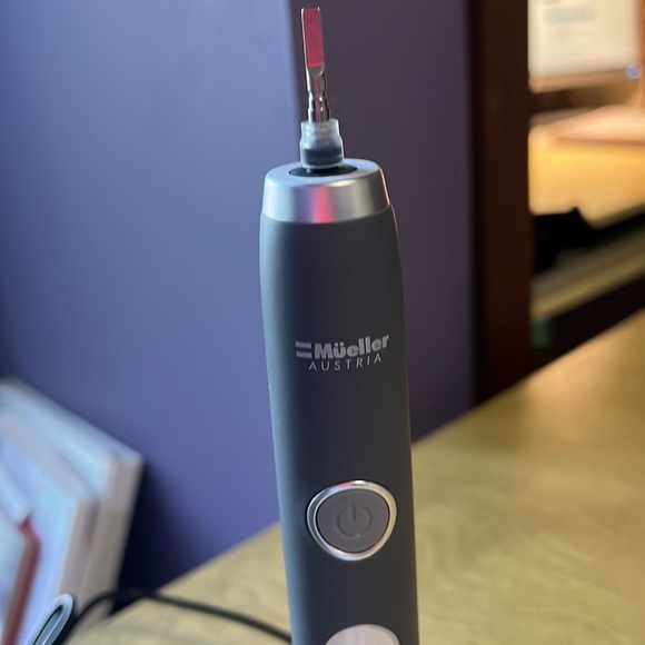 Electric toothbrush - Picture 4 of 4